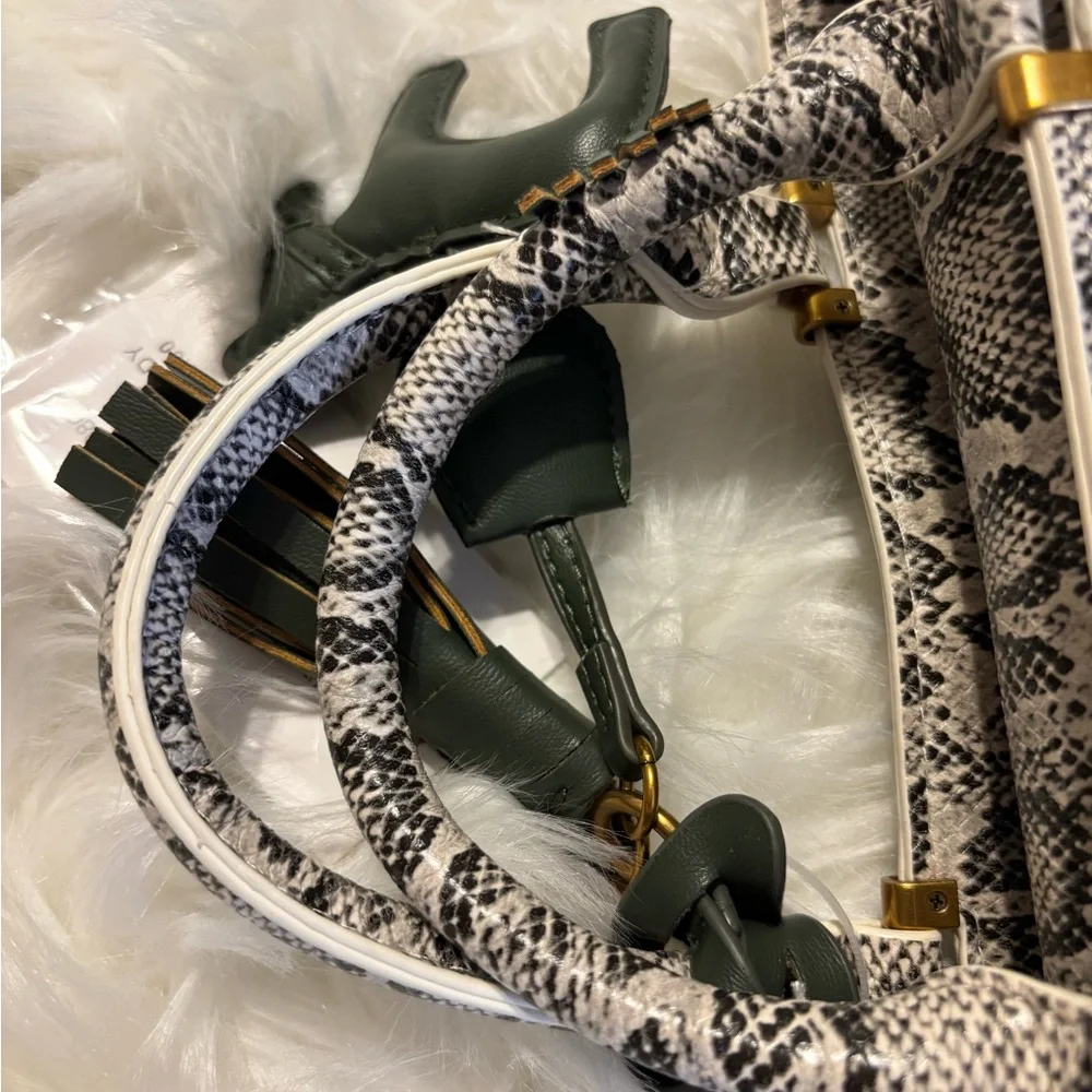Steve Madden Handbag with Snake Skin Design & Crossbody Strap - Picture 5 of 8